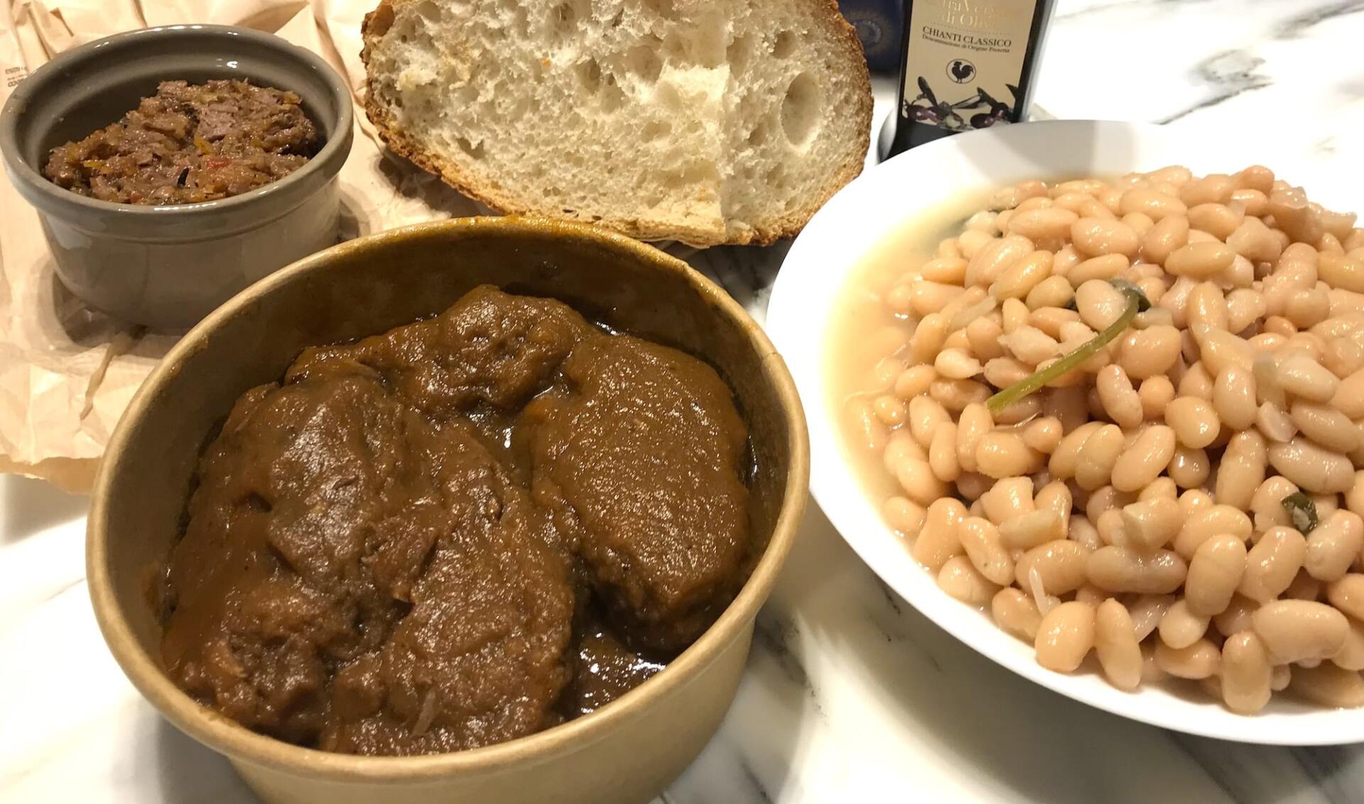 Peposo with tuscan bread and cannellini beans